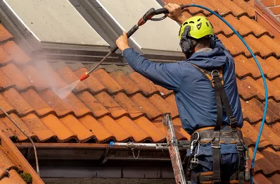 Démoussage et hydrofuge de toiture à Coustaussa